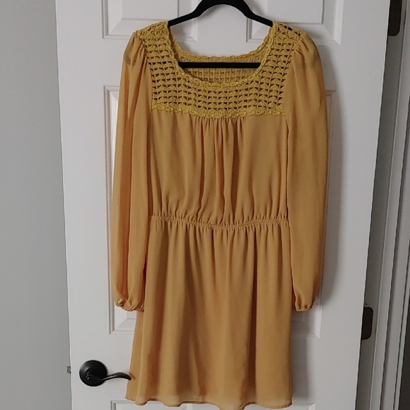 entro Dresses & Skirts - Entro Mustard Long Sleeve Lined Mini Dress Women's LG Peasant Boho Crochet